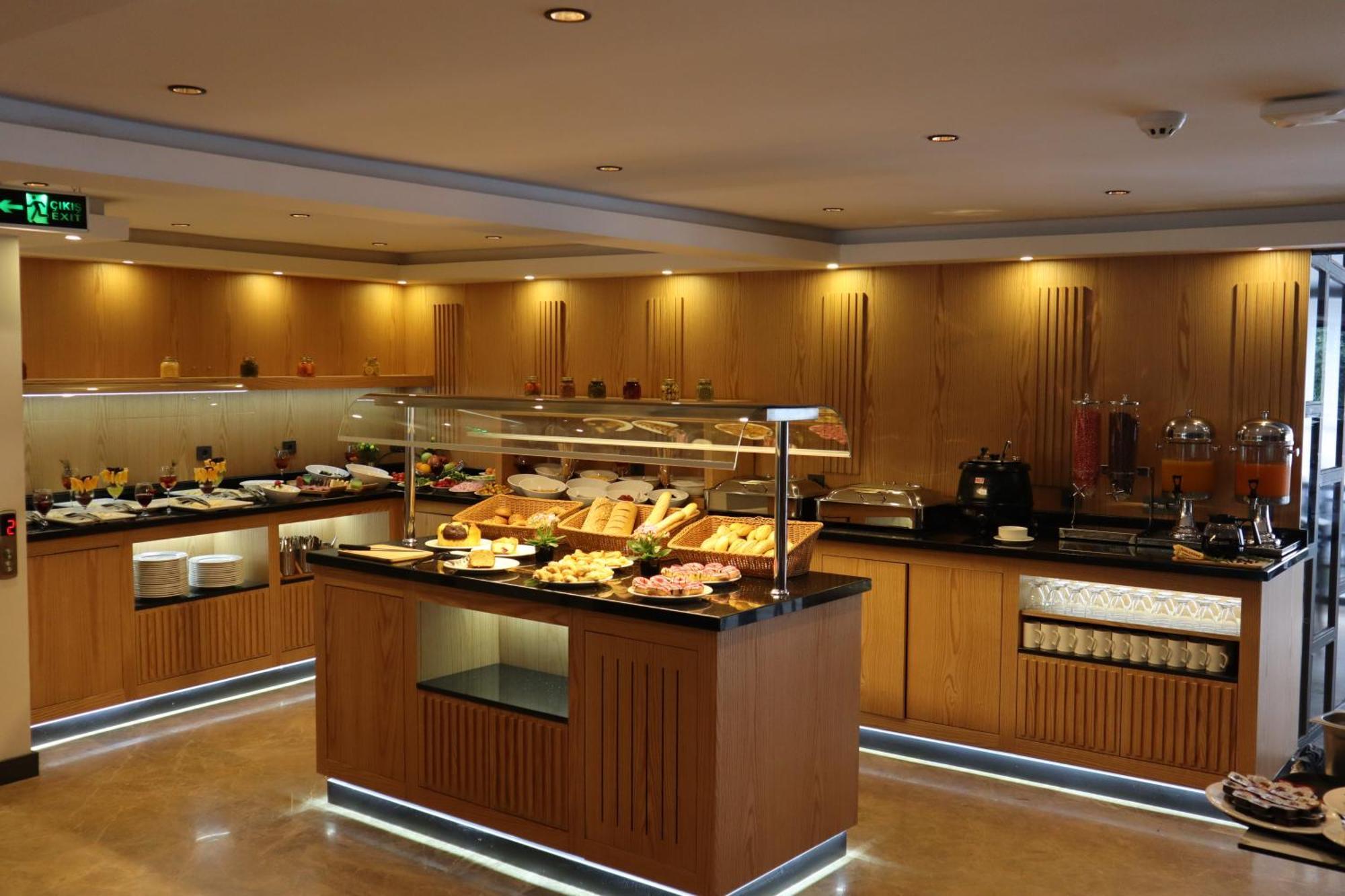 Days Inn By Wyndham Istanbul Arnavutkoy Kültér fotó